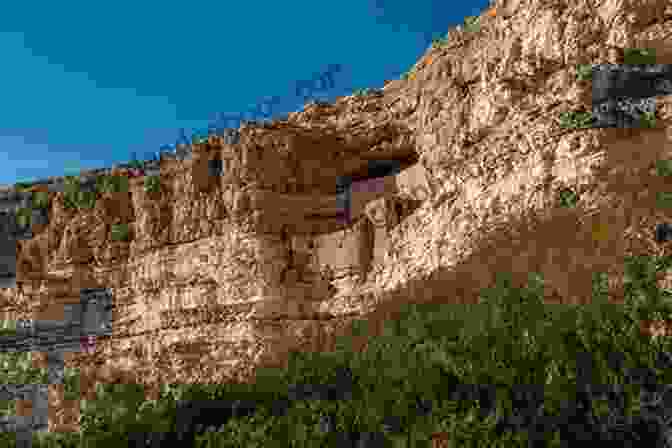 The Majestic Montezuma's Castle, A Testament To The Architectural Prowess Of The Ancient Sinagua People. Archeological Sites Of Sedona Arizona: A Self Guided Pictorial Sightseeing Tour (Tours4Mobile Visual Travel Tours 305)